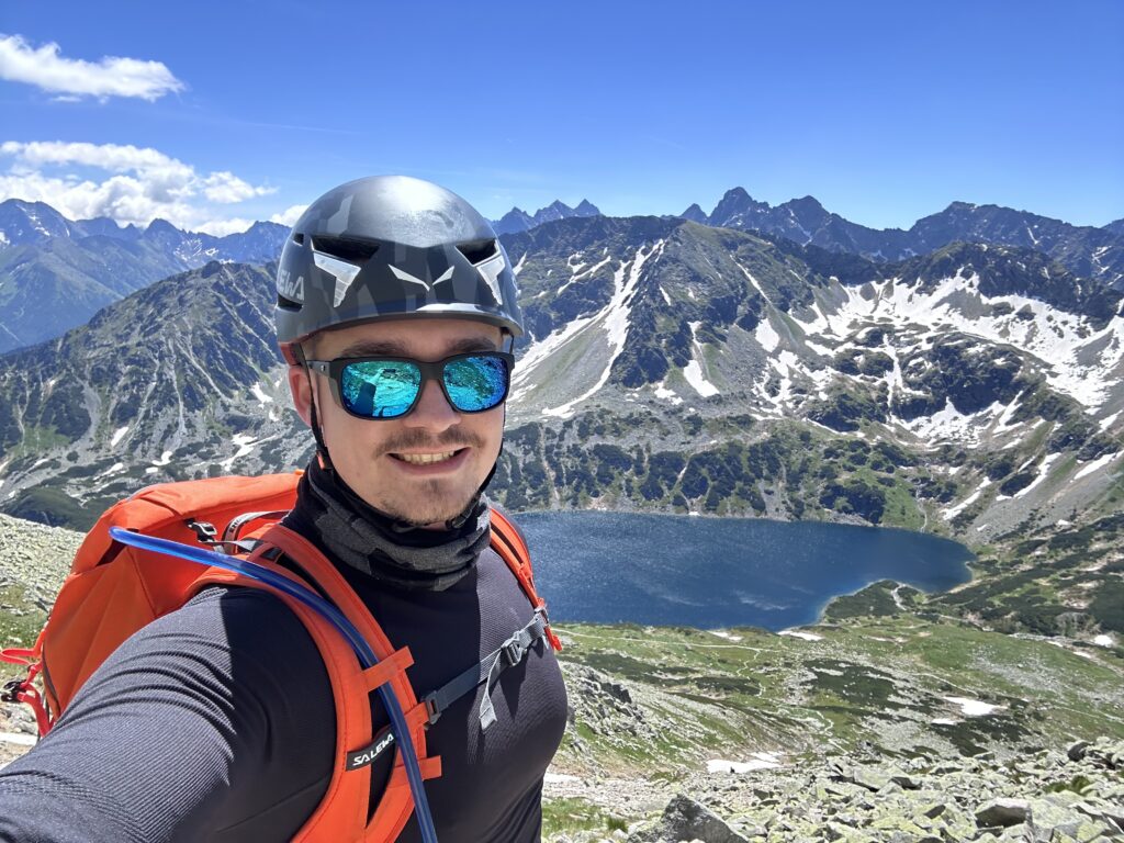 8EB8228E-78B4-4BE5-82C3-B9B9D5AF89D5